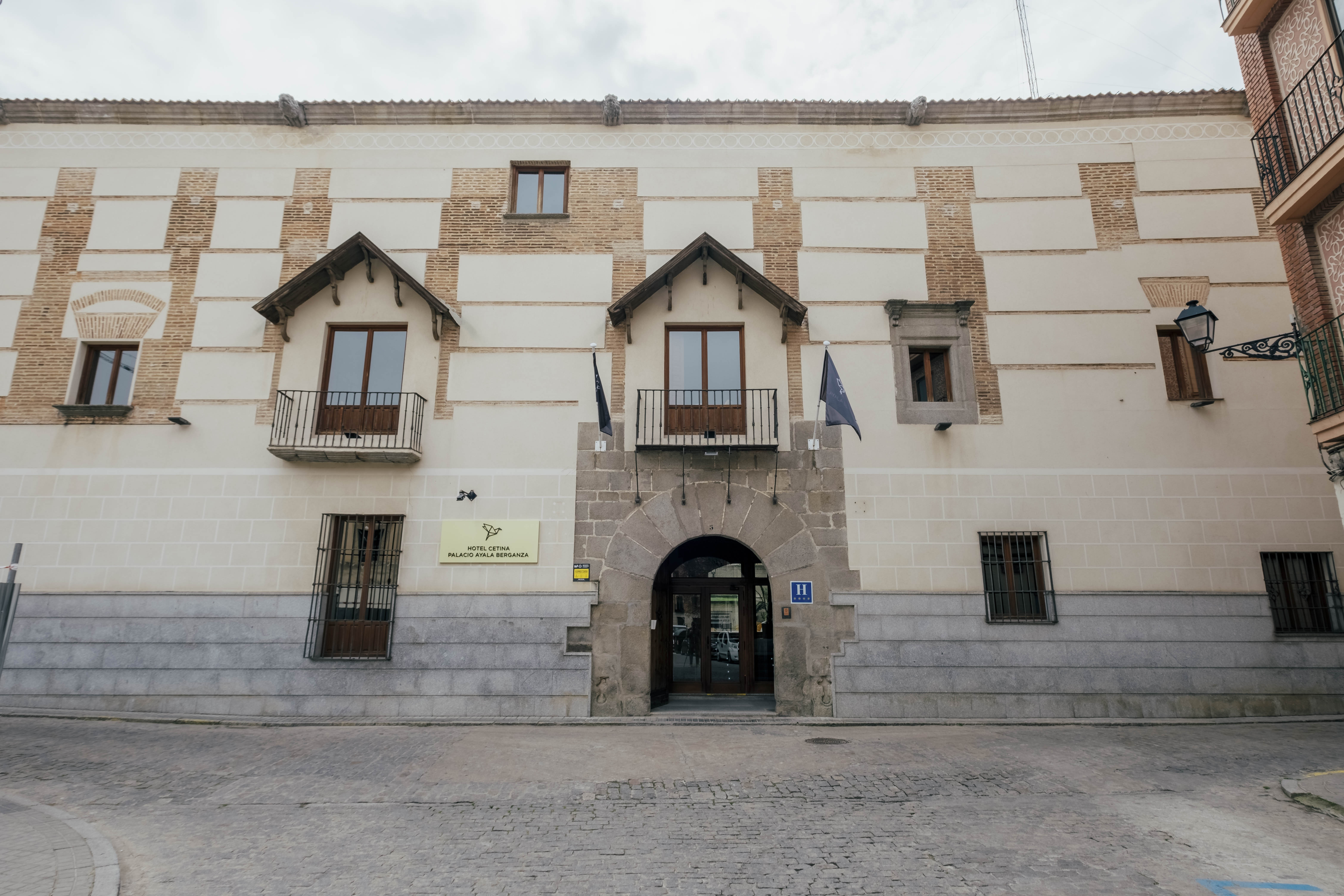 Imágenes del punto de interés Hotel Cetina Palacio Ayala Berganza