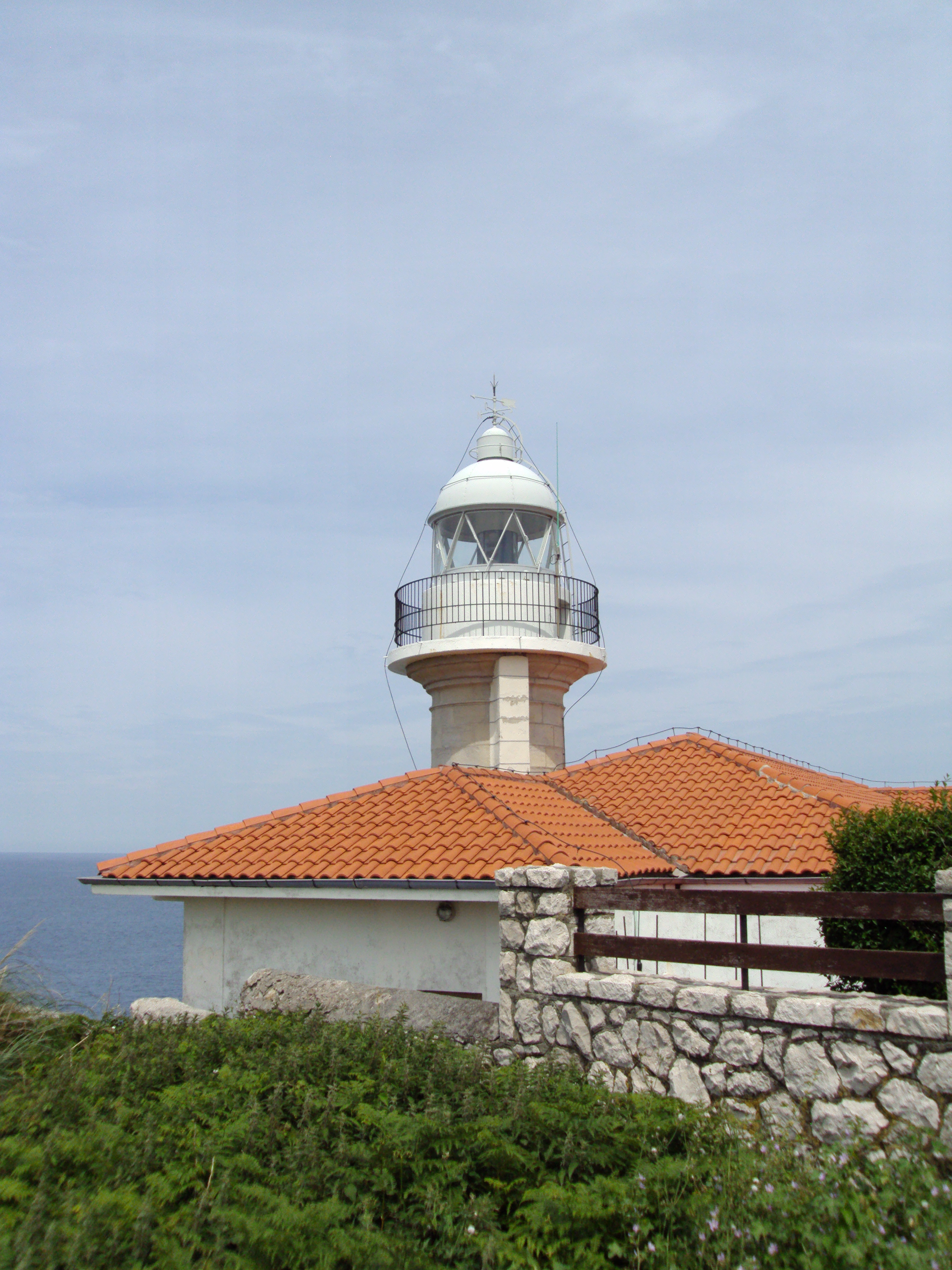 Imágenes del punto de interés Faro de Punta del Torco de Afuera, Suances (Cantabria)