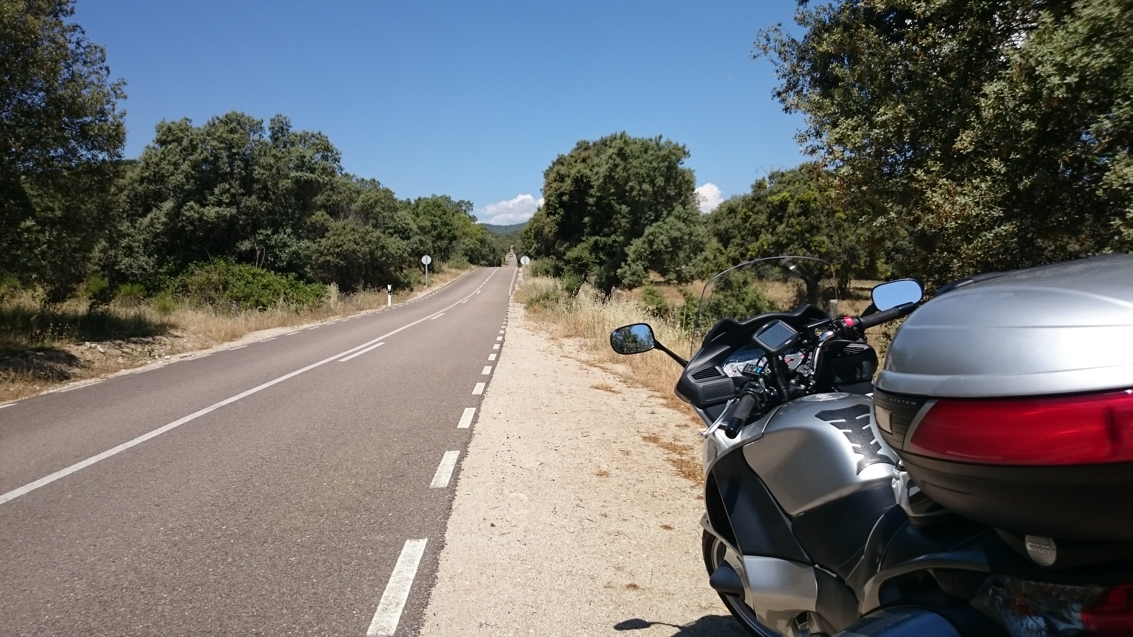 Imágenes del punto de interés CARRETERA ANTES DE LLEGAR LA IGLESUELA