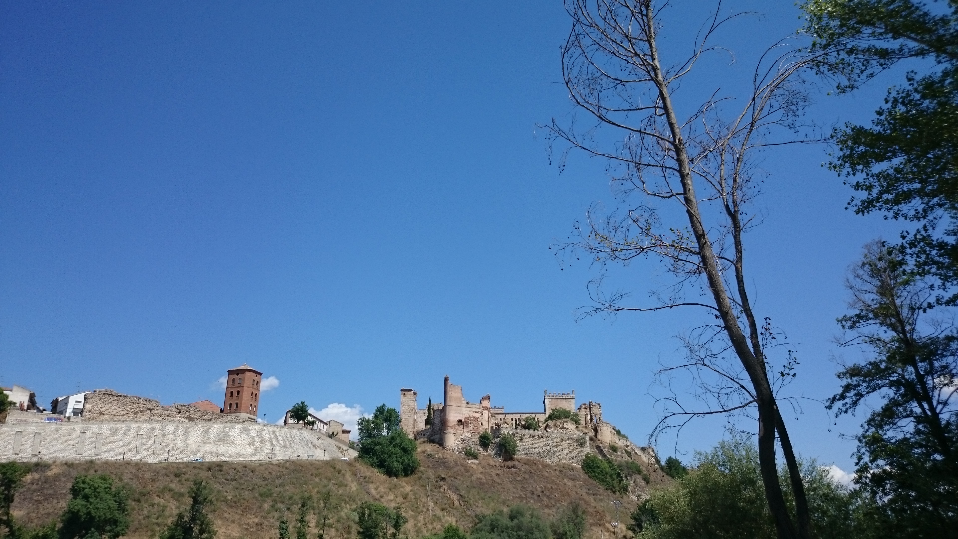 Imágenes del punto de interés CASTILLO DE ESCALONA O CASTILLO DE DON ALVARO DE LUNA