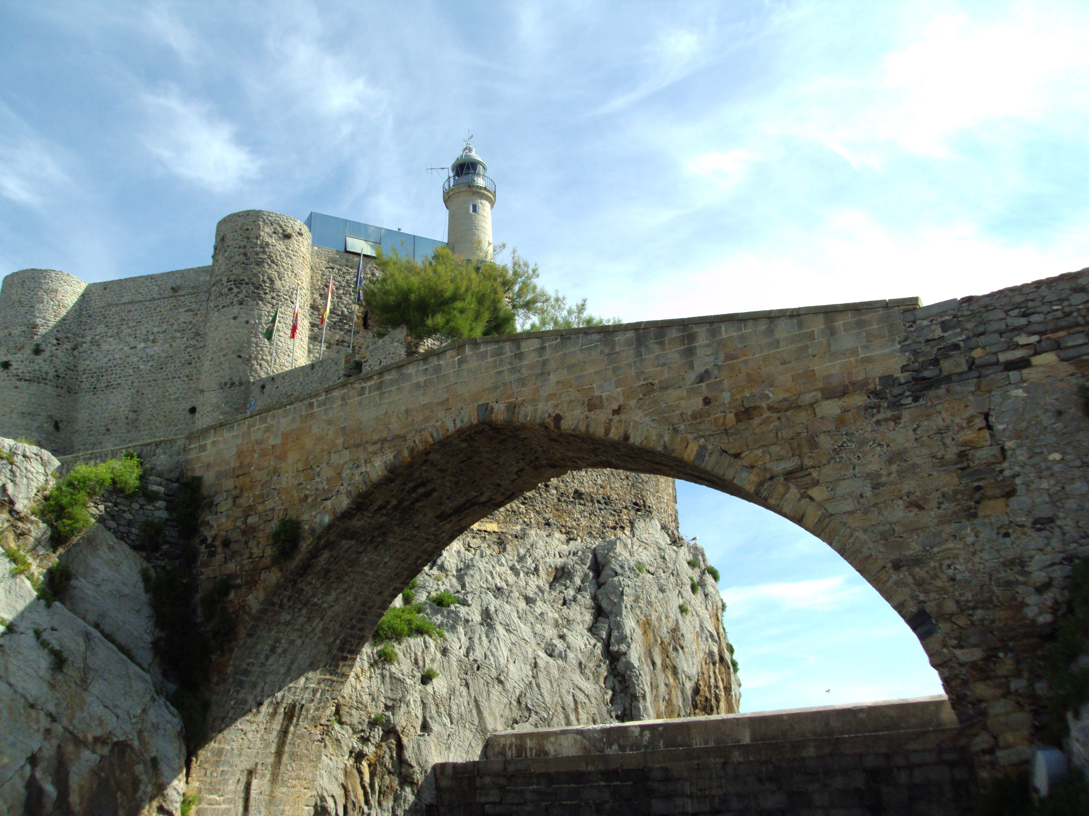 Imágenes del punto de interés Faro del Castillo de Santa Ana