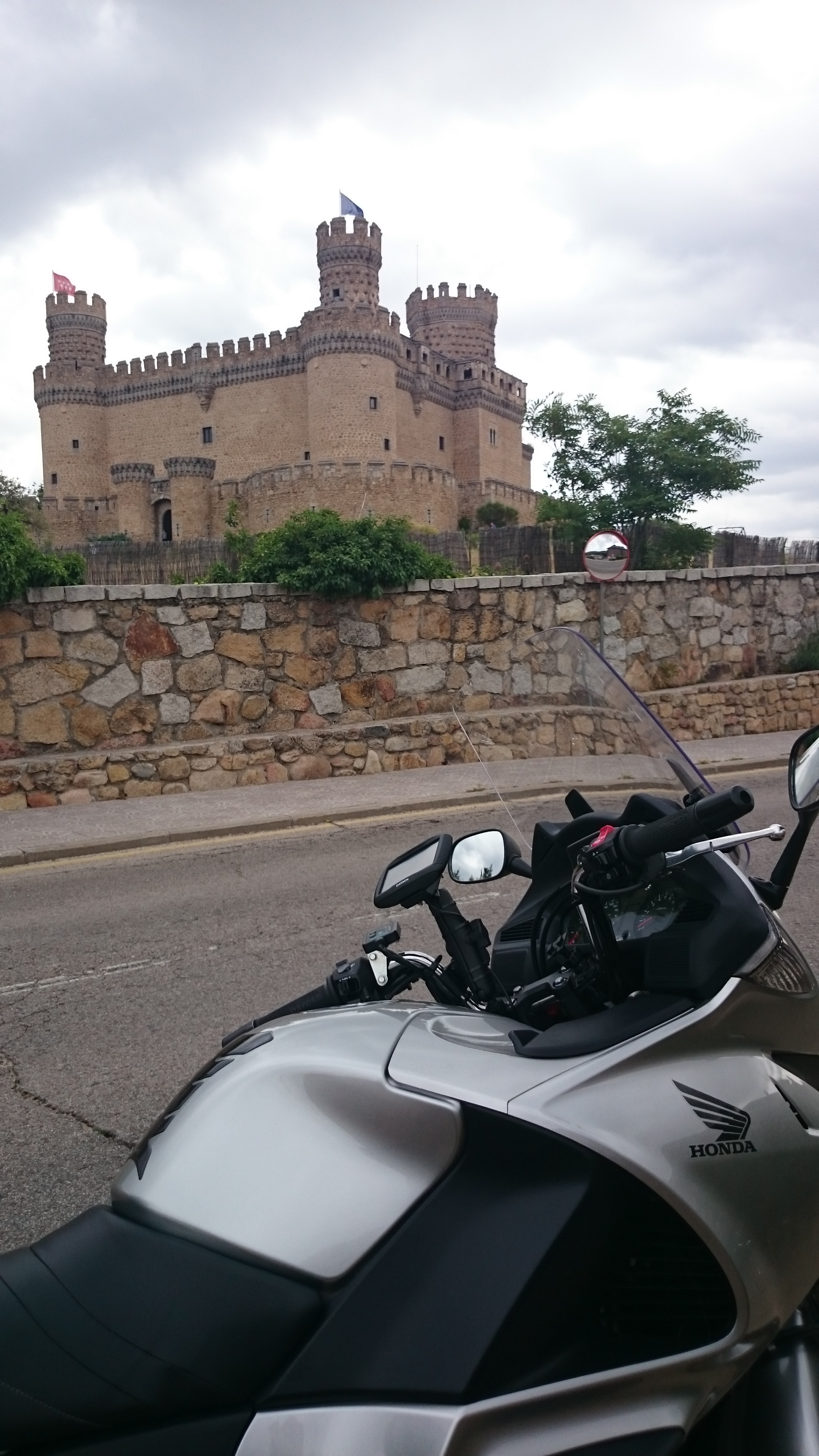 Imágenes del punto de interés CASTILLO MANZANARES EL REAL O CASTILLO DE LOS MENDOZA