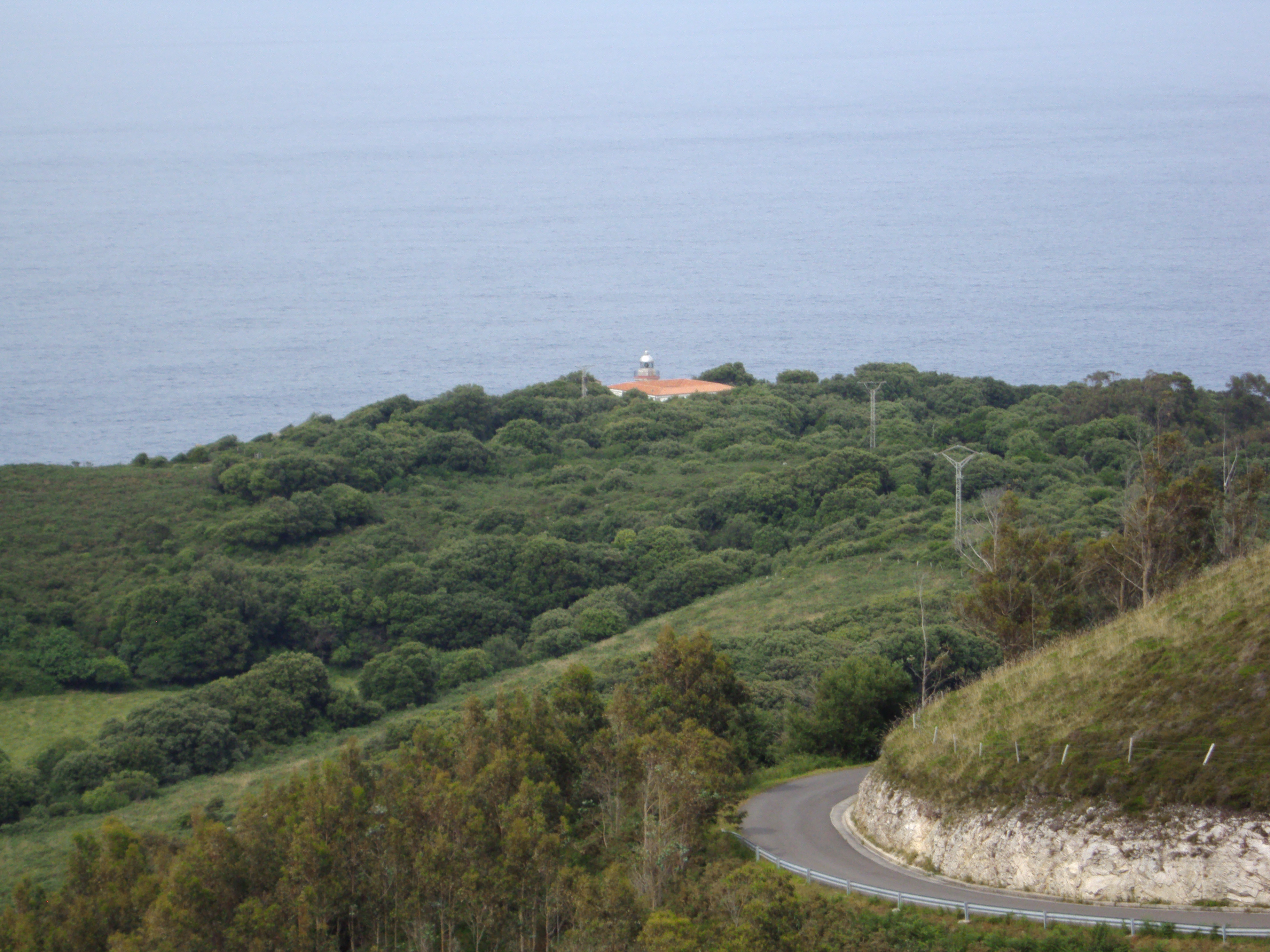 Imágenes del punto de interés Faro de San Emeterio, Pimiango (Asturias)