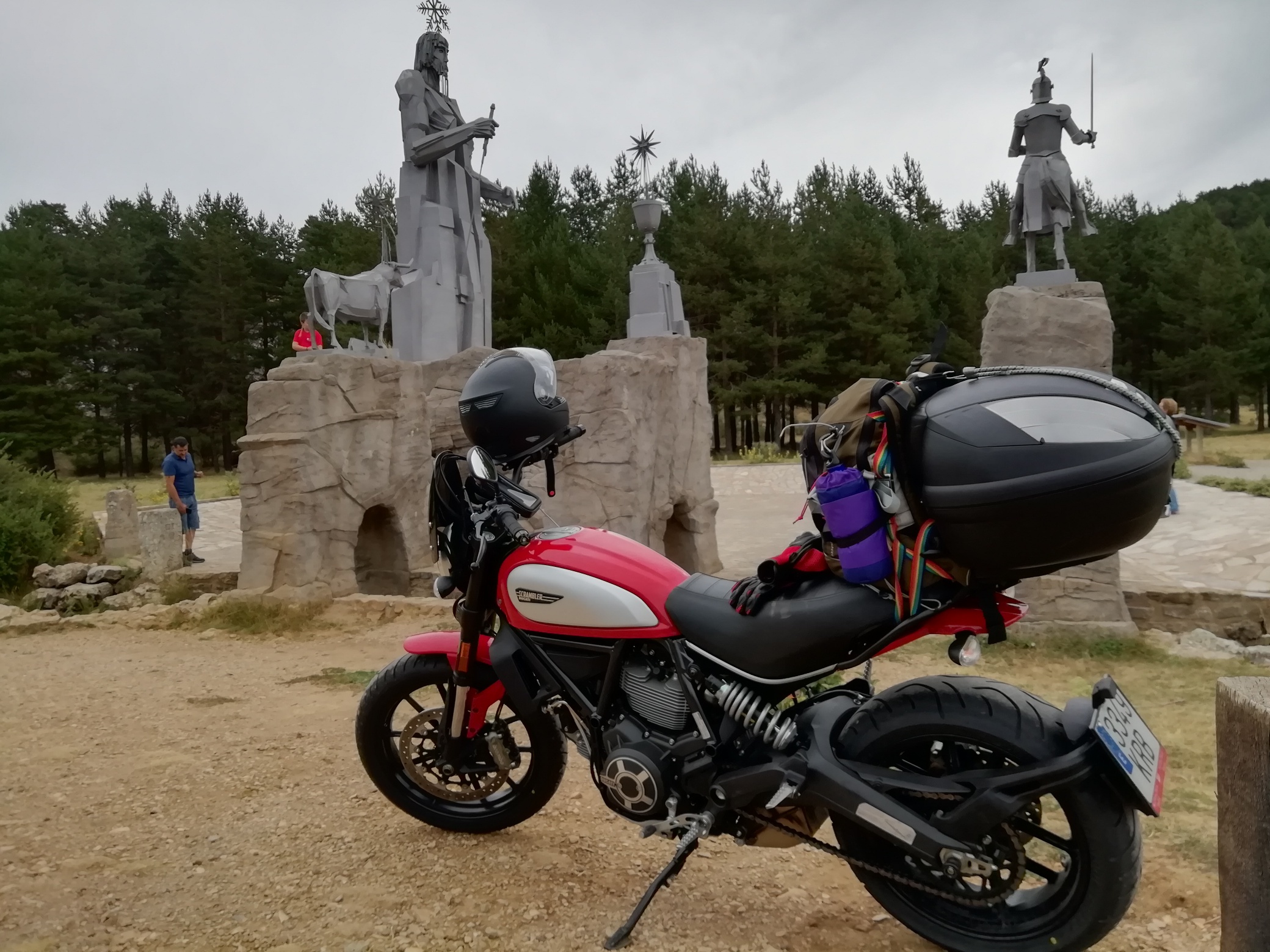 Imagen sobre la ruta ILLESCA-ILLLESCAS POR PIRINEO CARRETERAS MOTERAS