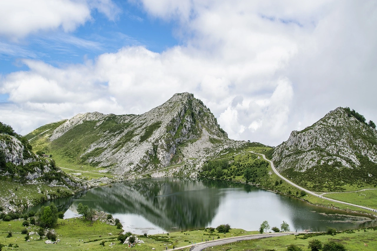 Paisaje pintoresco sobre la comunidad autónoma